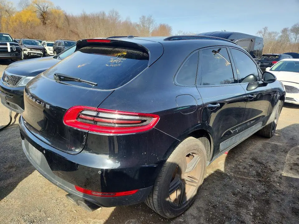2015 PORSCHE MACAN S  