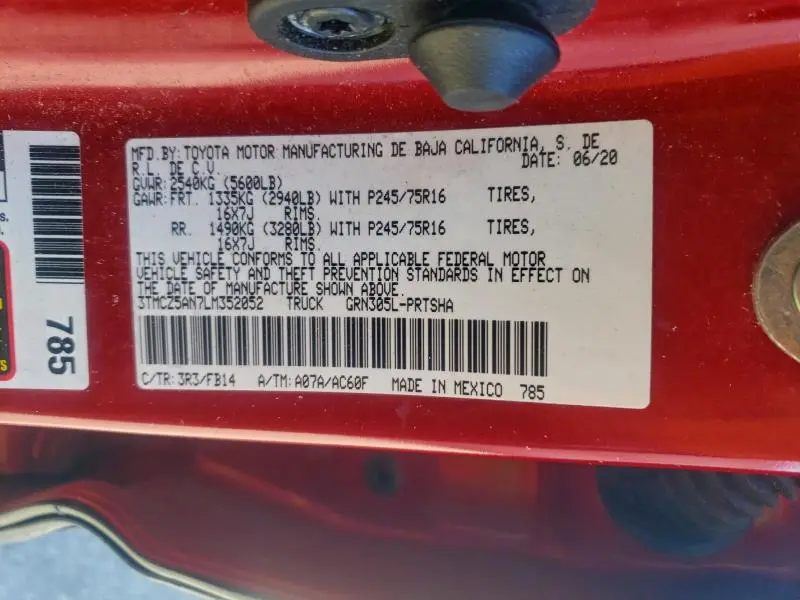 2020 TOYOTA TACOMA SR V6  