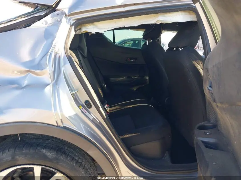 2019 TOYOTA C-HR XLE