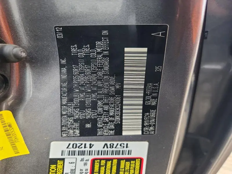 2012 TOYOTA SIENNA LE  