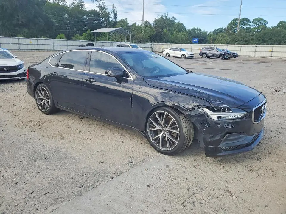 2018 VOLVO S90 T5 MOMENTUM  