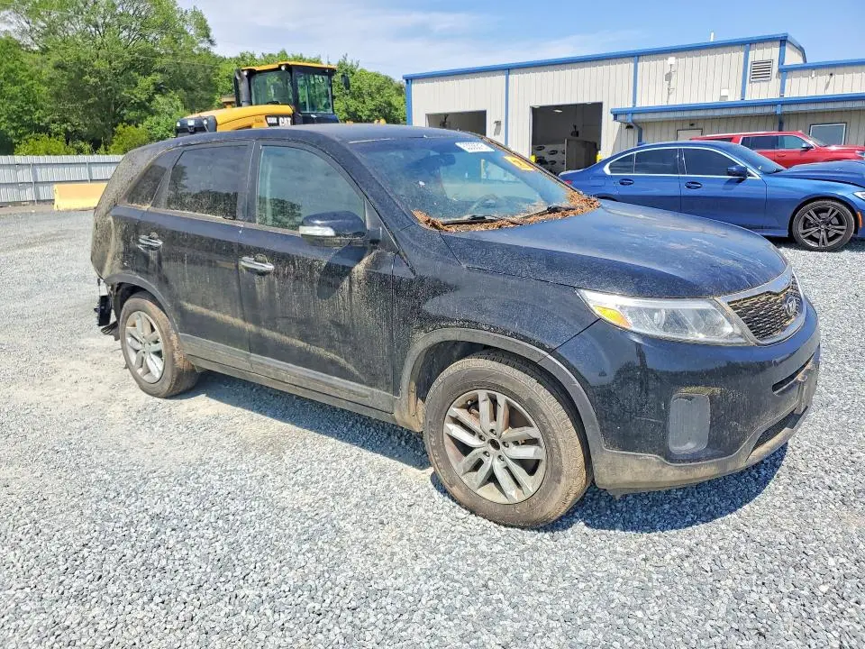 2015 KIA SORENTO LX  