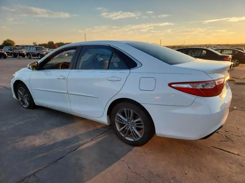 2016 TOYOTA CAMRY LE  