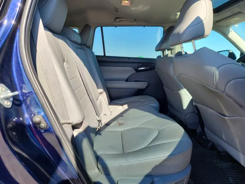 2020 TOYOTA HIGHLANDER HYBRID XLE  