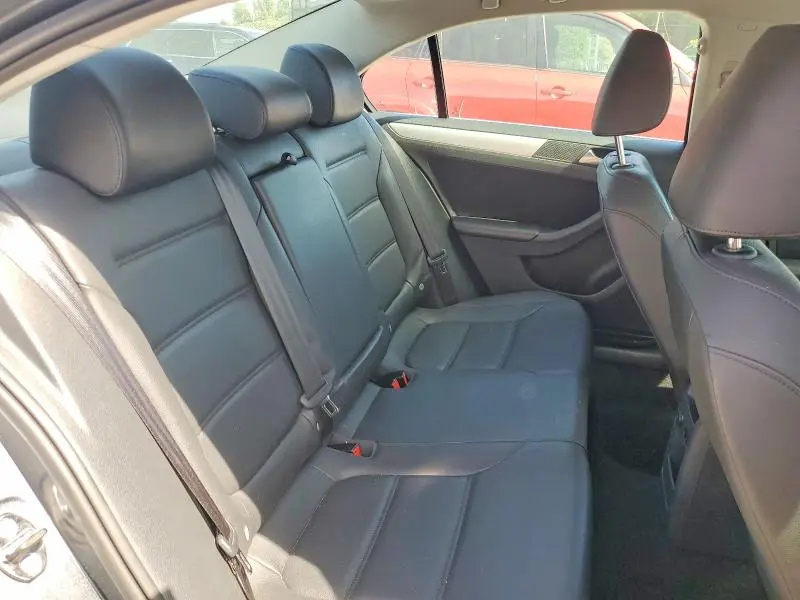 2013 VOLKSWAGEN JETTA SE  