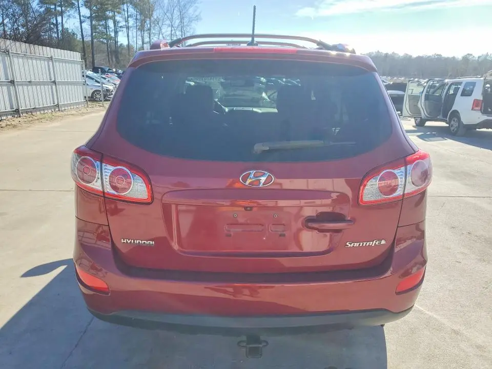 2011 HYUNDAI SANTA FE SE  