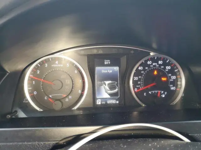 2016 TOYOTA CAMRY LE  