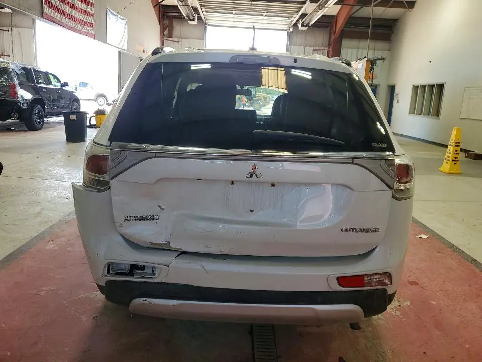 2015 MITSUBISHI OUTLANDER SE  