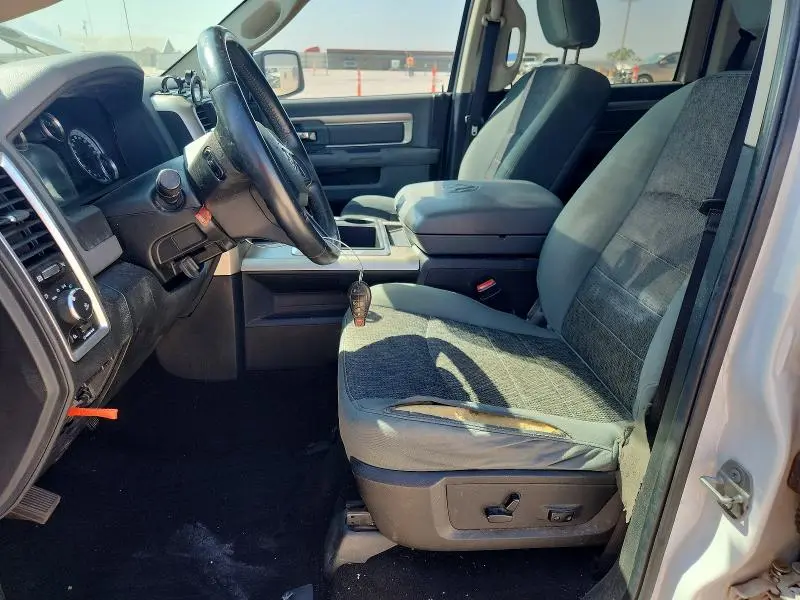 2015 RAM 1500 SLT  