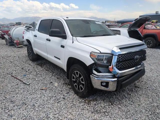 2018 TOYOTA TUNDRA CREWMAX SR5  