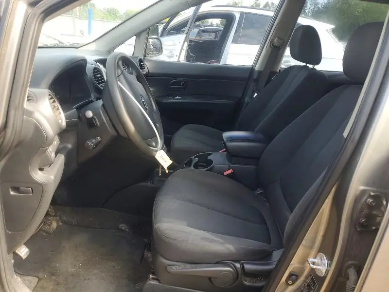 2010 KIA RONDO LX  