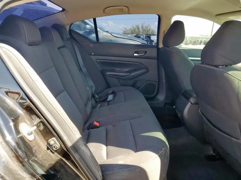 2022 NISSAN ALTIMA SV  