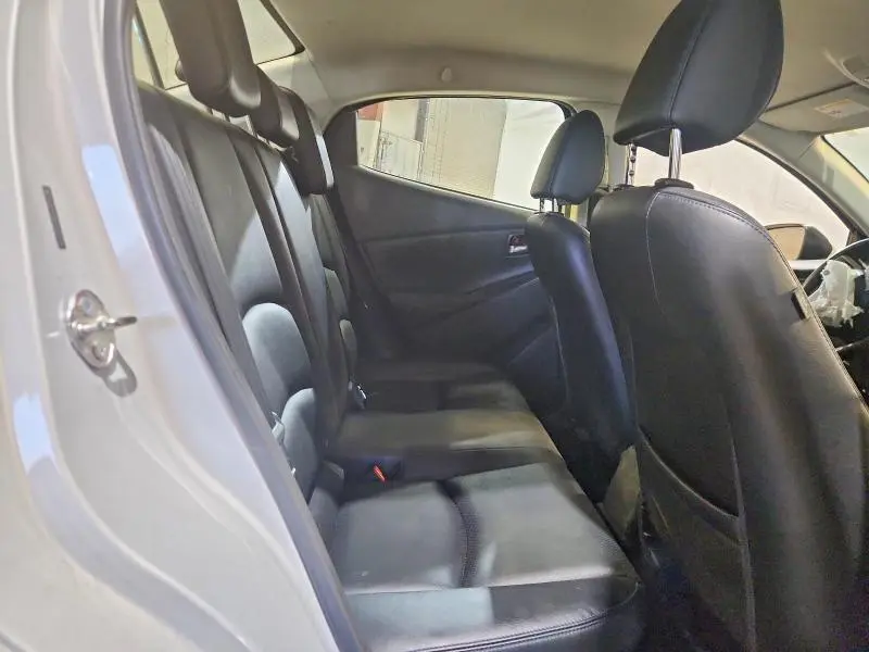 2019 TOYOTA YARIS XLE  
