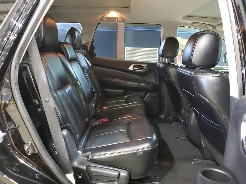 2017 NISSAN PATHFINDER SL  