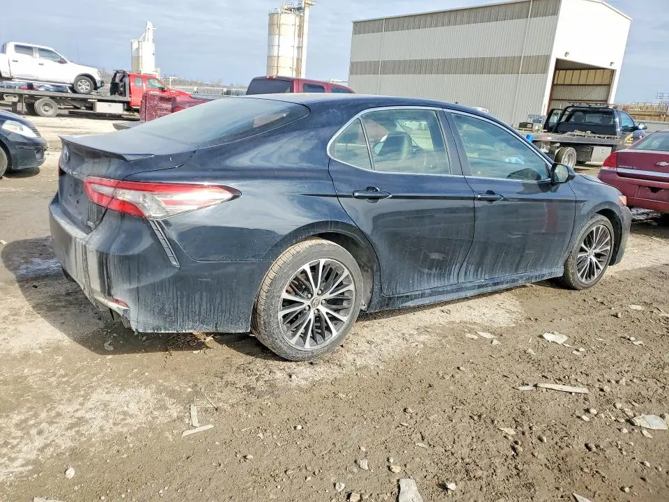 2018 TOYOTA CAMRY SE  