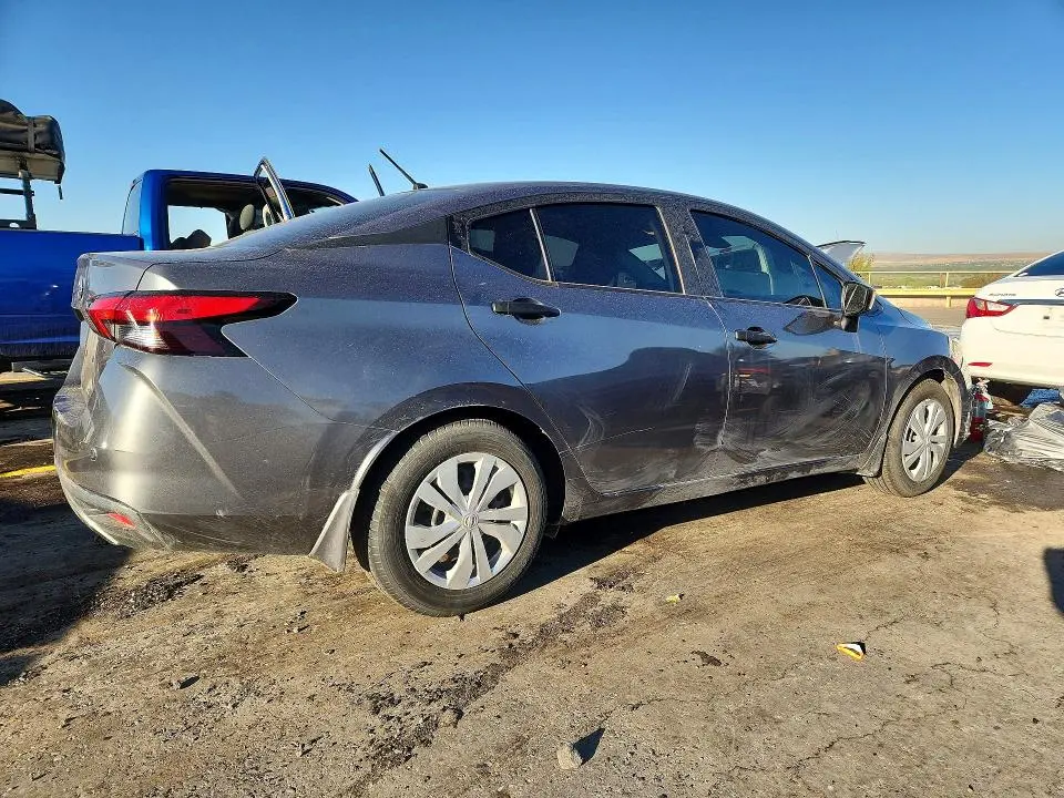 2021 NISSAN VERSA S  