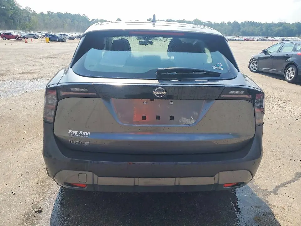 2025 NISSAN KICKS S  