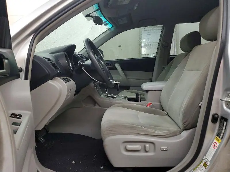 2012 TOYOTA HIGHLANDER BASE  