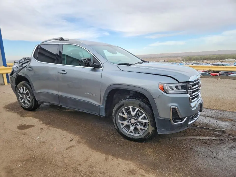 2023 GMC ACADIA SLT  