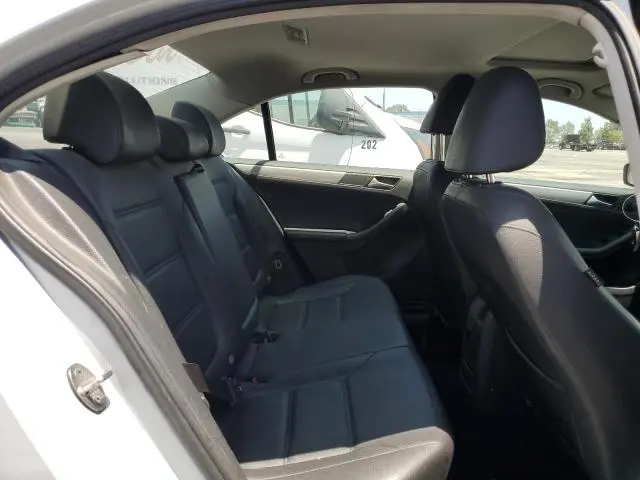 2017 VOLKSWAGEN JETTA SE  