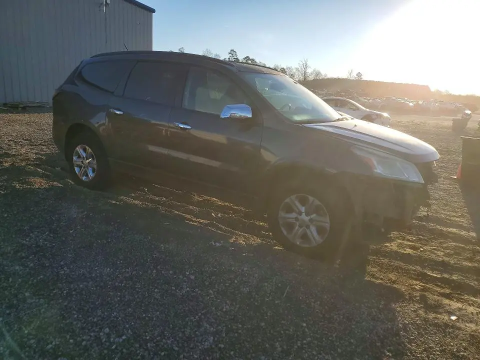2014 CHEVROLET TRAVERSE LS  