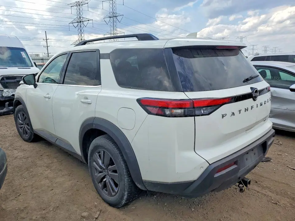 2022 NISSAN PATHFINDER SV  