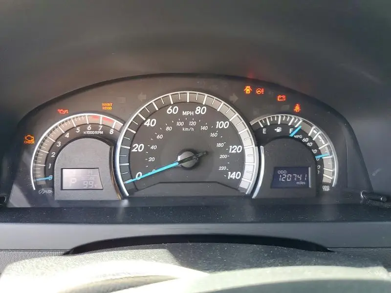 2013 TOYOTA CAMRY SE  
