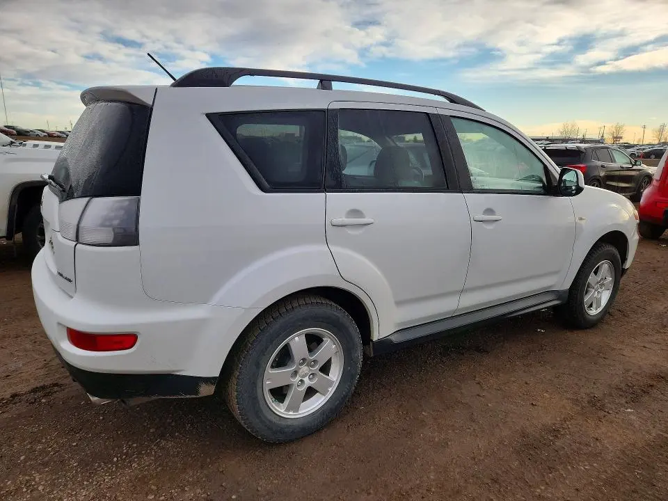 2011 MITSUBISHI OUTLANDER ES  