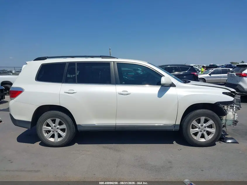 2013 TOYOTA HIGHLANDER SE V6