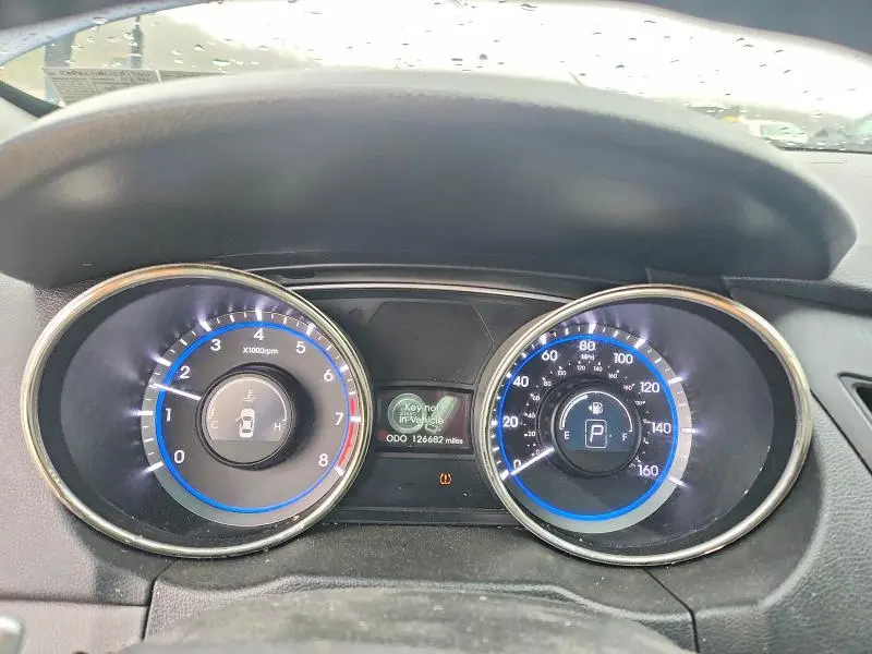 2012 HYUNDAI SONATA SE  