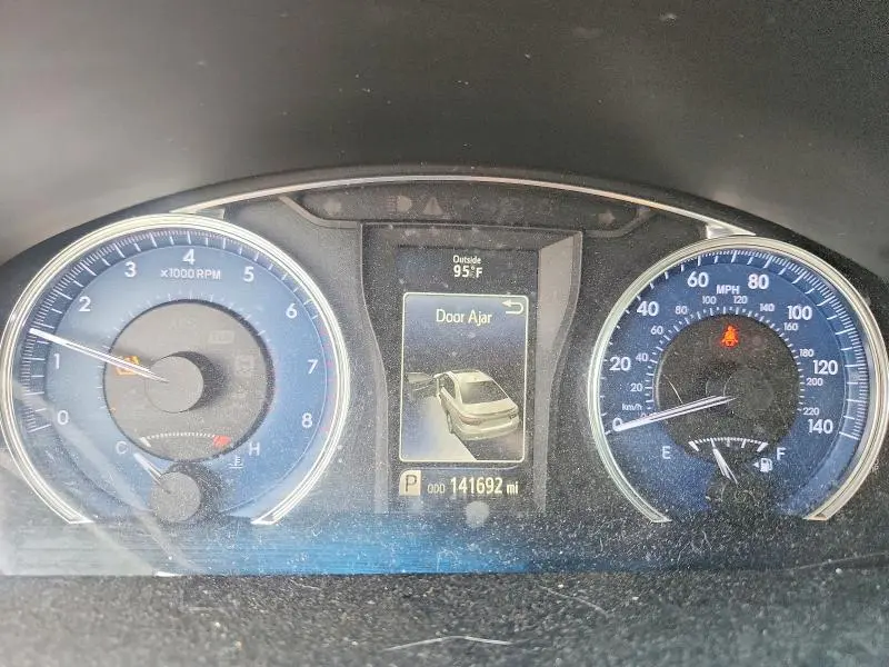 2016 TOYOTA CAMRY LE  