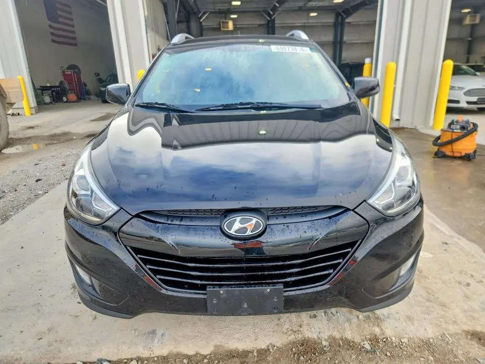 2015 HYUNDAI TUCSON SE  