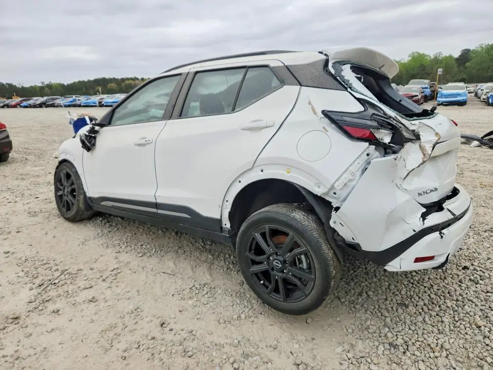 2023 NISSAN KICKS SR  