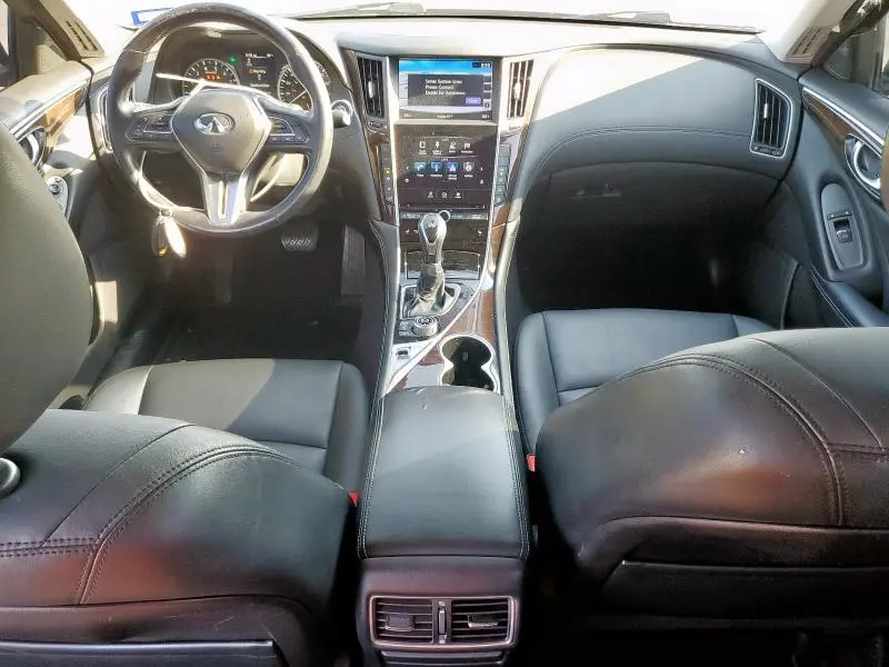 2018 INFINITI Q50 LUXE  