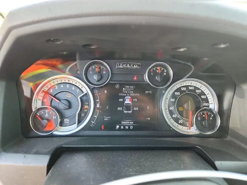 2016 RAM 1500 SLT  