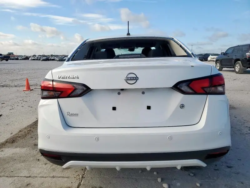 2024 NISSAN VERSA S  