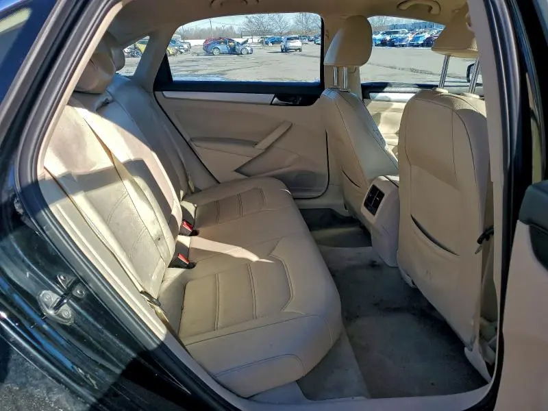 2013 VOLKSWAGEN PASSAT SE  