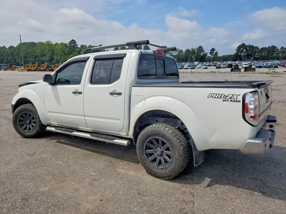 2014 NISSAN FRONTIER S  