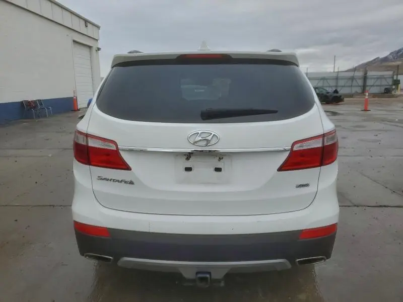 2016 HYUNDAI SANTA FE SE  