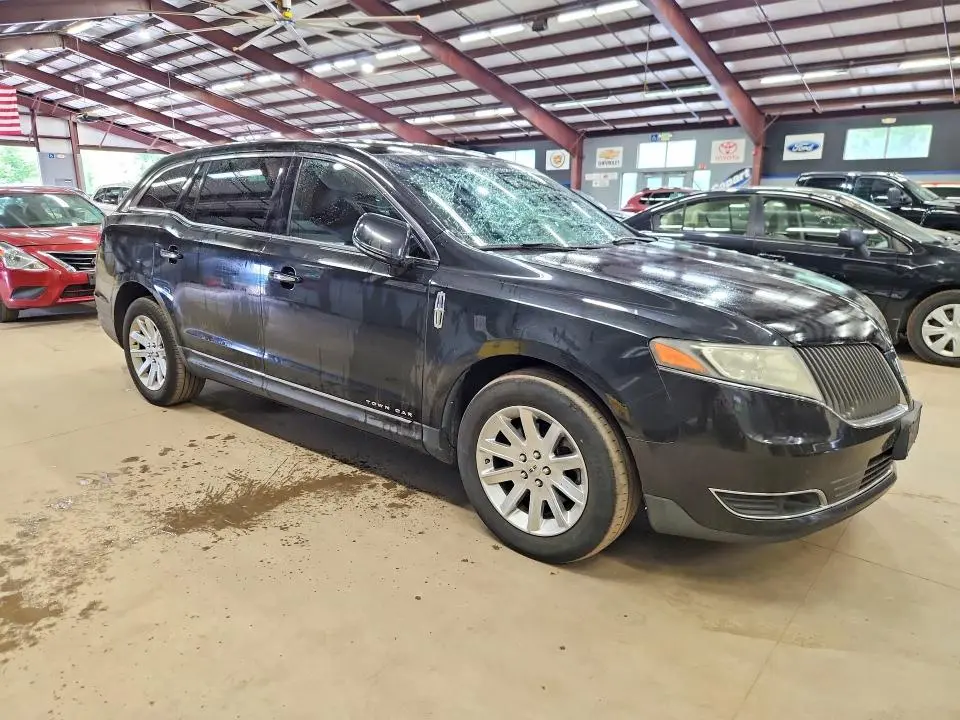 2014 LINCOLN MKT   