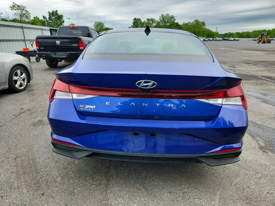2023 HYUNDAI ELANTRA SEL  