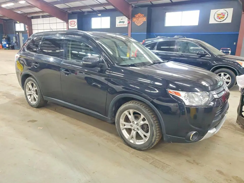 2015 MITSUBISHI OUTLANDER SE  