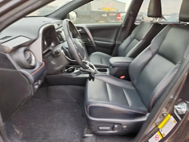 2018 TOYOTA RAV4 SE  