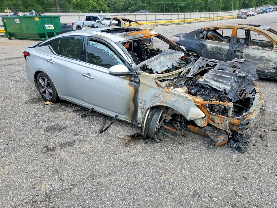 2020 NISSAN ALTIMA SV  