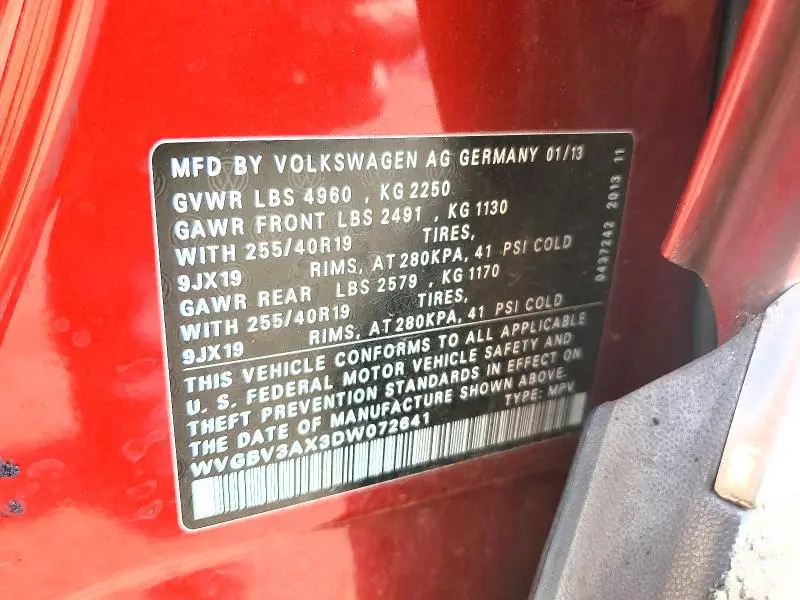 2013 VOLKSWAGEN TIGUAN S  
