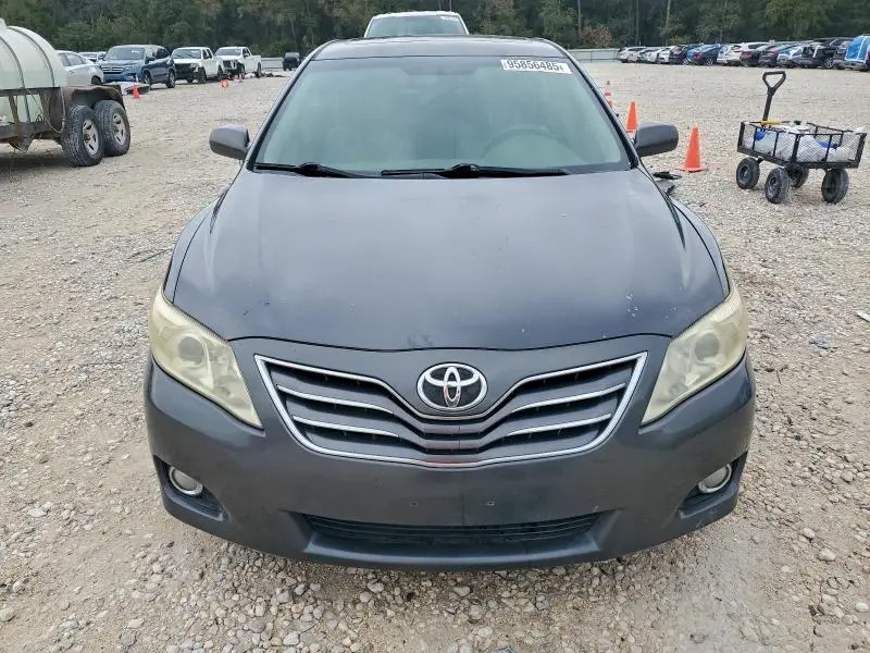 2010 TOYOTA CAMRY SE  