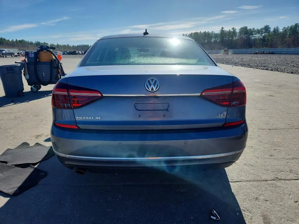 2018 VOLKSWAGEN PASSAT SE  