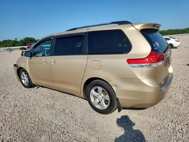 2012 TOYOTA SIENNA LE  