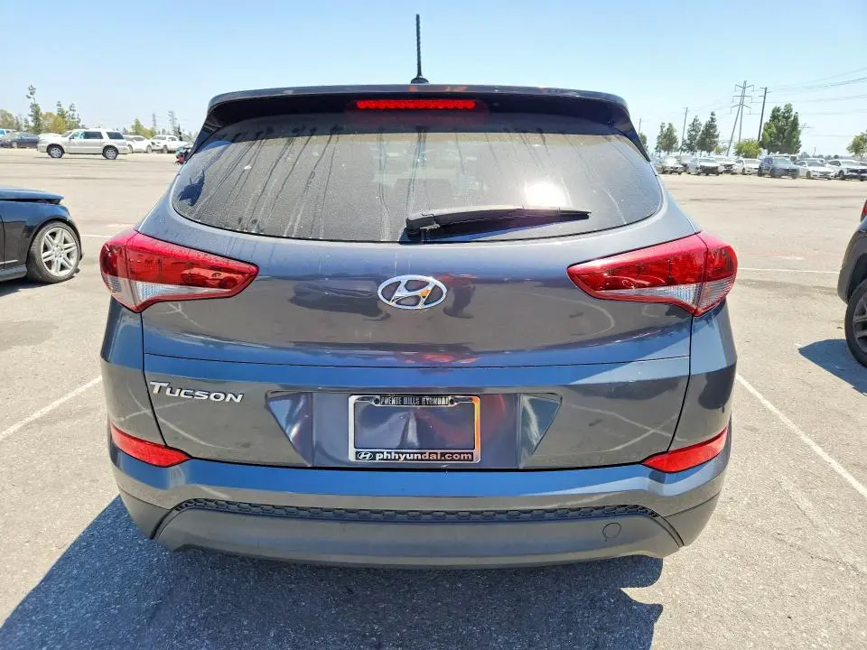 2017 HYUNDAI TUCSON SE  