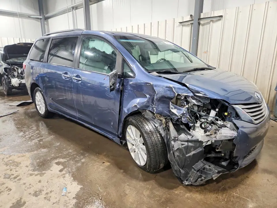 2017 TOYOTA SIENNA XLE 7-PASSENGER  